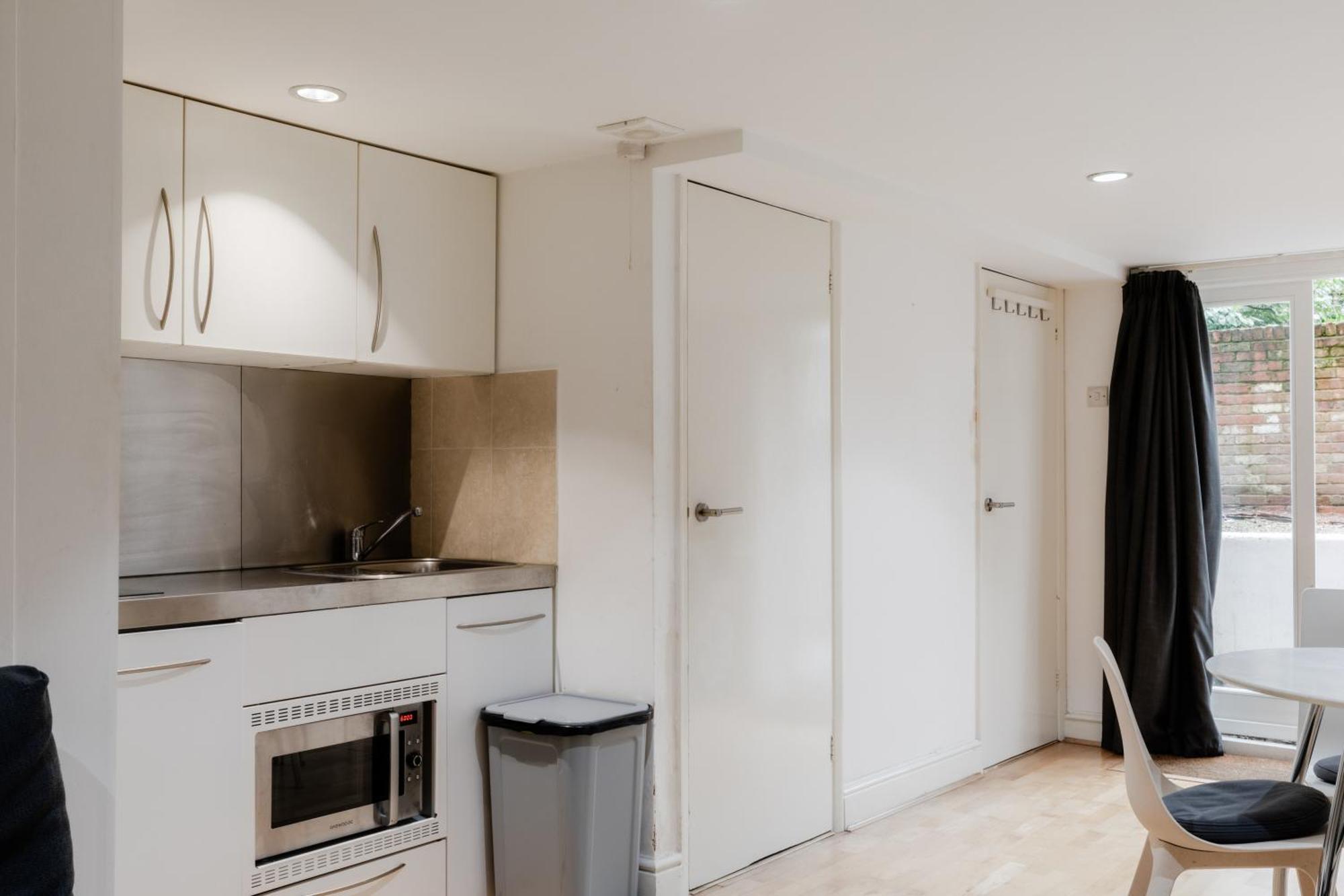 Fairhazel Gardens Studios London Room photo