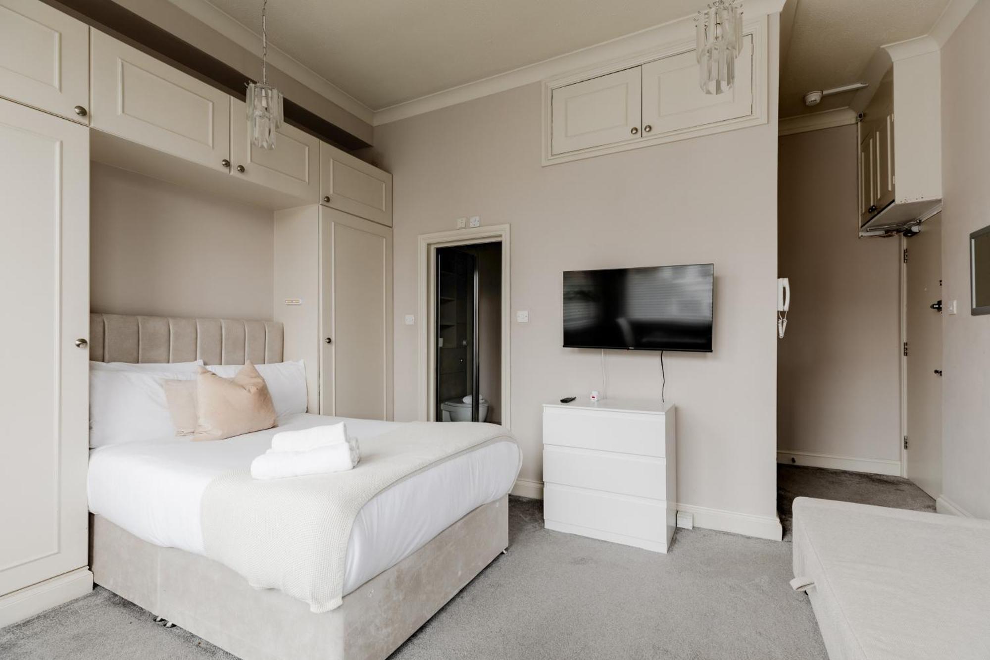 Fairhazel Gardens Studios London Room photo
